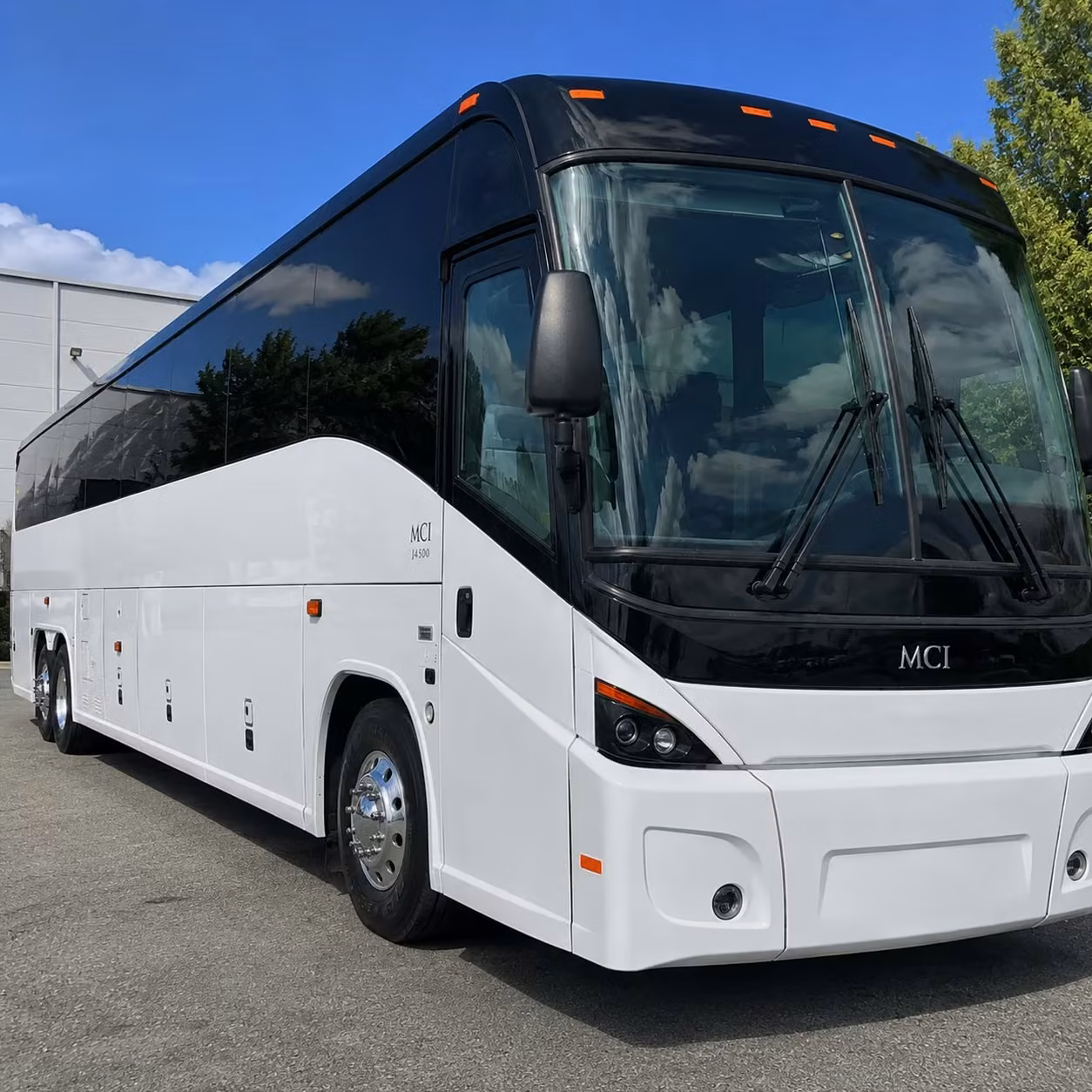 book a baltimore airport shuttle for cruise groups heading to port of baltimore