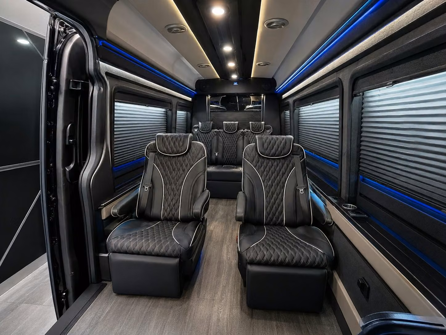 busrentalbaltimore com can help you arrange corporate airport shuttle service in baltimore
